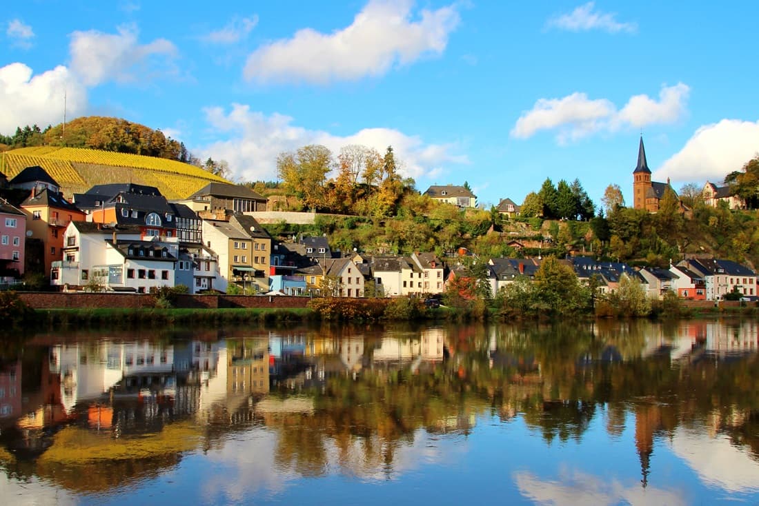 Hotel am Markt Saarburg: historische Fassaden in der Fußgängerzone am Marktplatz